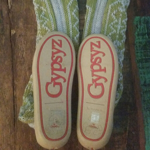 GYPSYZ by GYPSYZ knee high knit booties. - Picture 2 of 4